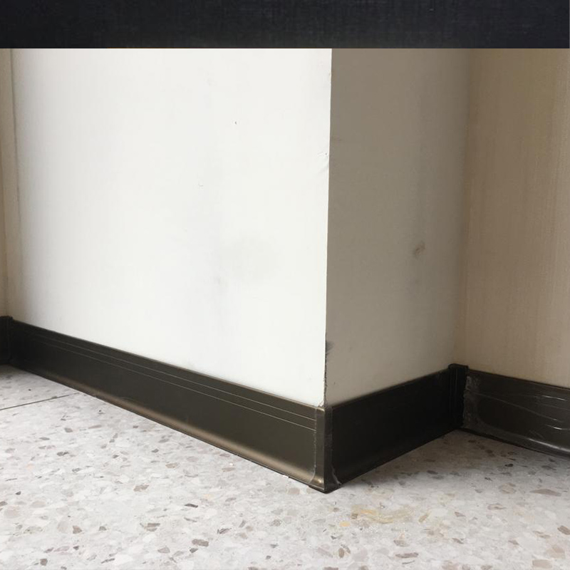 Proskirting channel